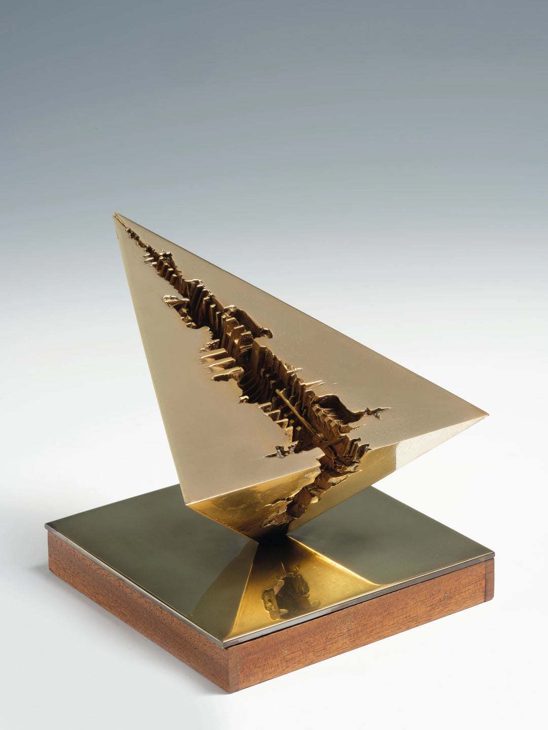 Arnaldo Pomodoro - Uccello: a Brancusi, studio I (1974)